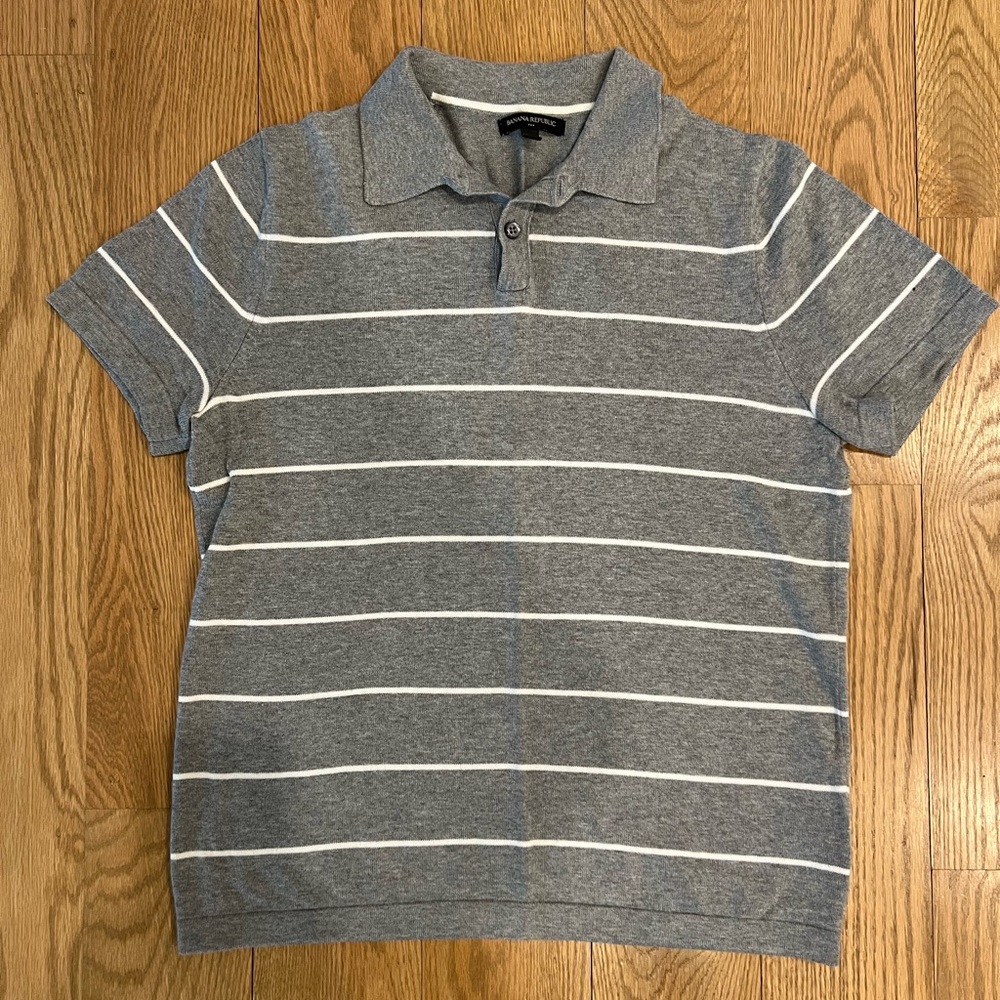 Men’s knit short sleeve.